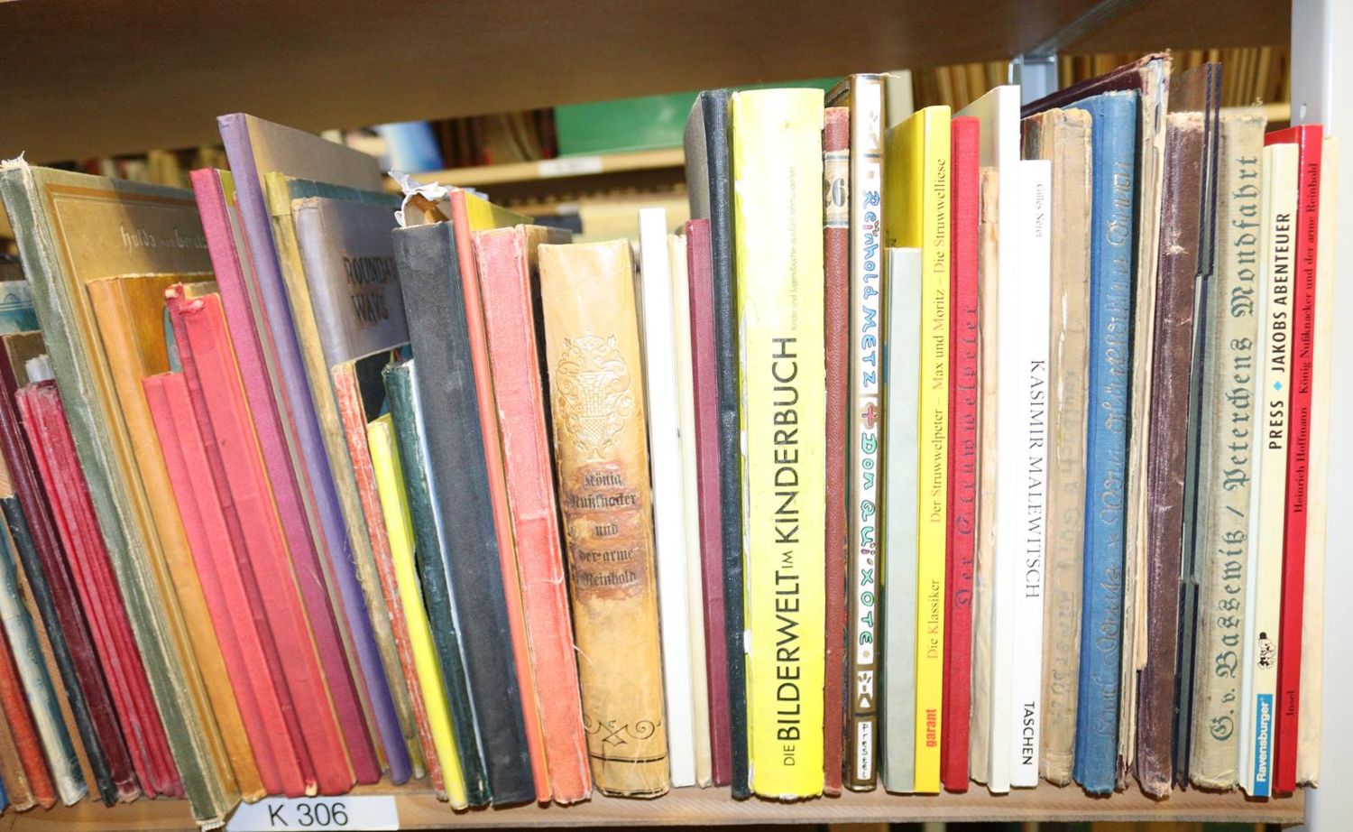 Große Abbildung Nr.12: 144-882 Konvolut: (Kinder- und Jugendbücher)