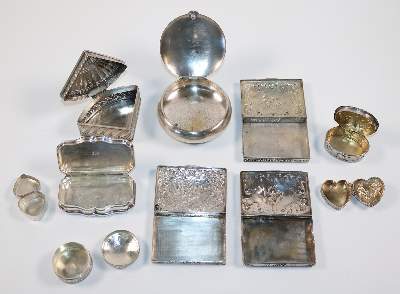 Bild Nr.2: 144-2676 Pillendosen u. Tabatieren: (Silber)