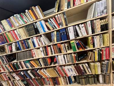 Bild Nr.19: 144-388 Bibliothek: (Konvolut)