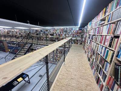 Bild Nr.25: 144-388 Bibliothek: (Konvolut)
