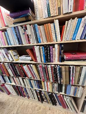 Bild Nr.26: 144-388 Bibliothek: (Konvolut)