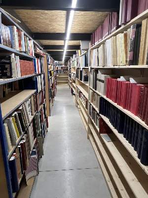 Bild Nr.38: 144-388 Bibliothek: (Konvolut)