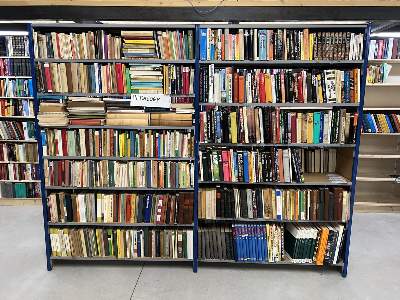 Bild Nr.42: 144-388 Bibliothek: (Konvolut)