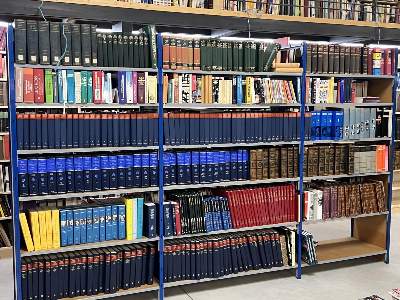 Bild Nr.44: 144-388 Bibliothek: (Konvolut)