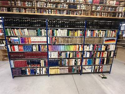 Bild Nr.49: 144-388 Bibliothek: (Konvolut)