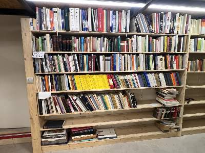 Bild Nr.58: 144-388 Bibliothek: (Konvolut)