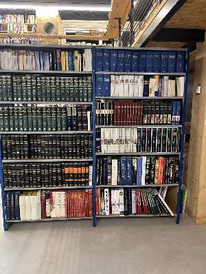 Bild Nr.59: 144-388 Bibliothek: (Konvolut)