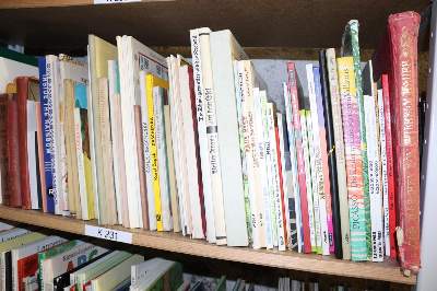 Bild Nr.11: 144-878 Konvolut: (Kinder- und Jugendbücher)
