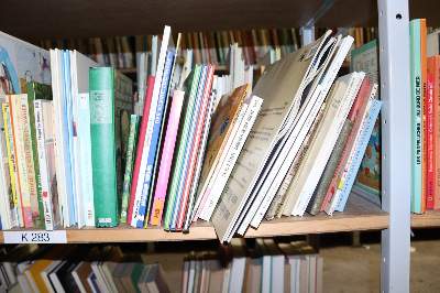 Bild Nr.26: 144-878 Konvolut: (Kinder- und Jugendbücher)