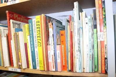 Bild Nr.18: 144-879 Konvolut: (Kinder- und Jugendbücher)