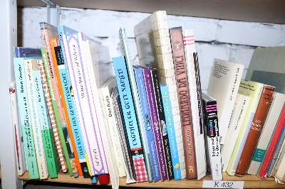 Bild Nr.23: 144-879 Konvolut: (Kinder- und Jugendbücher)