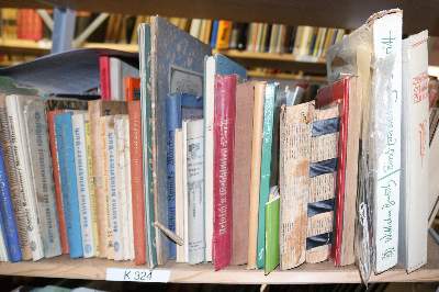 Bild Nr.22: 144-880 Konvolut: (Kinder- und Jugendbücher)