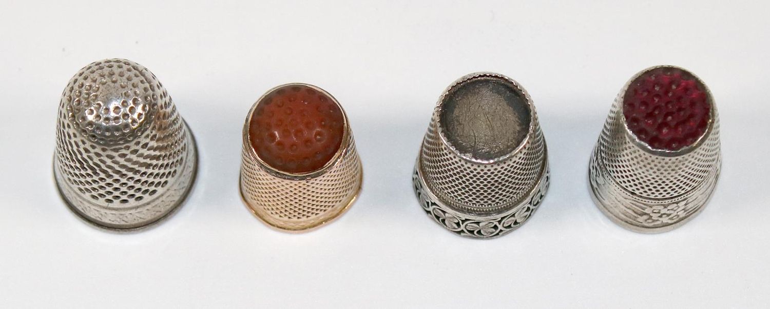 Große Abbildung Nr.2: 145-2196 Fingerhüte Gold: (Varia)
