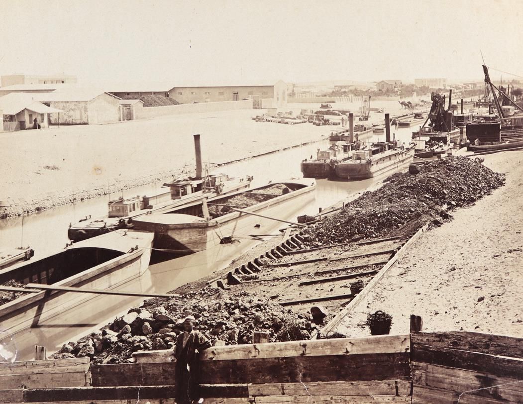 Photoalbum. – 18 Seiten mit verschiedenen Ansichten Ägyptens um 1880