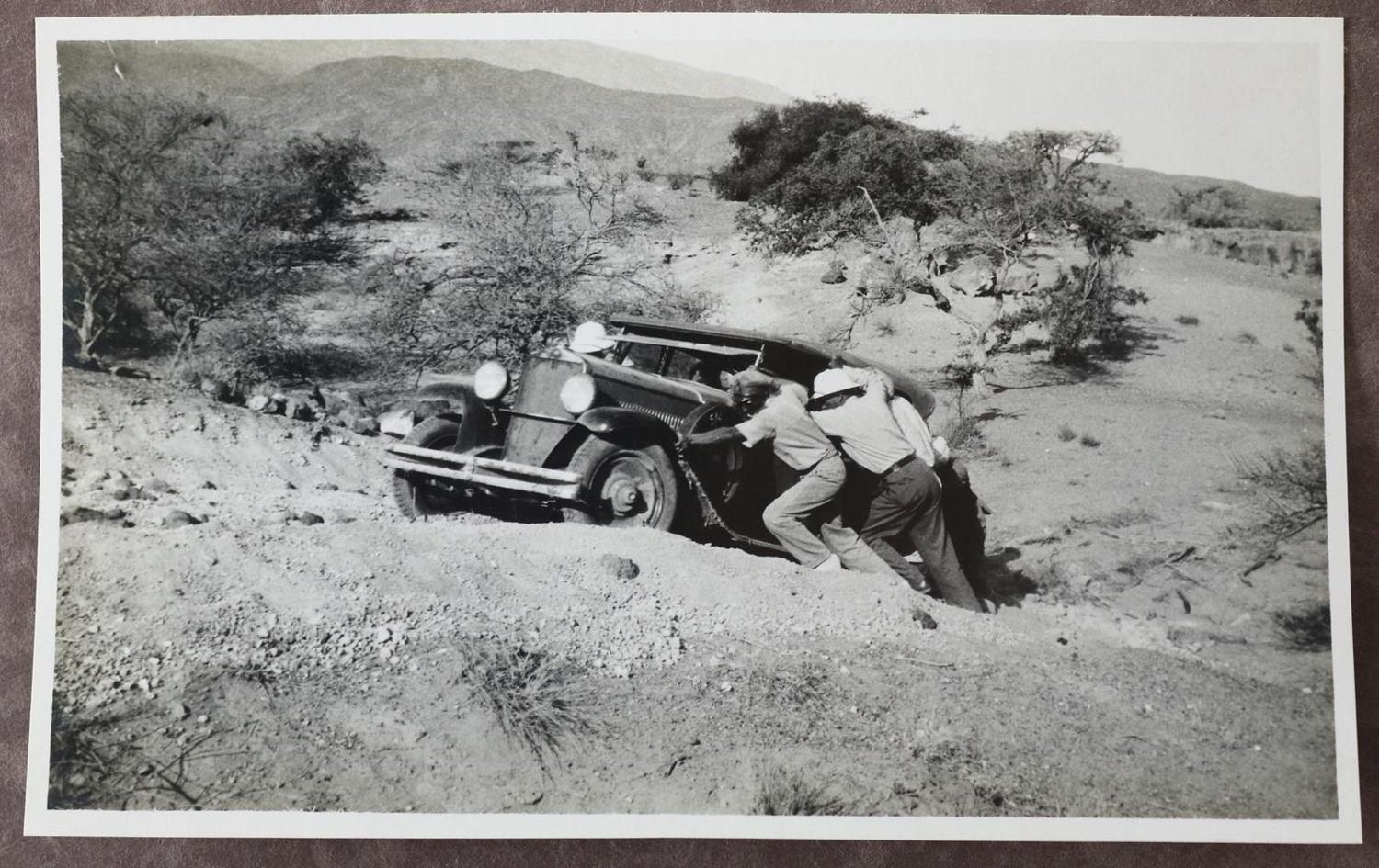 Große Abbildung Nr.5: 145-2753 Eritrea.: (Afrika, Automobil)