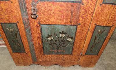 Bild Nr.13: 145-2459 Bauernschrank Barock: (Möbel)