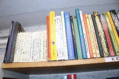 Bild Nr.12: 145-895 Konvolut: (Kinder- und Jugendbücher)