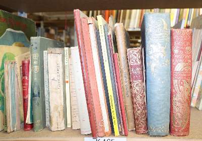 Bild Nr.8: 145-897 Konvolut: (Kinder- und Jugendbücher)